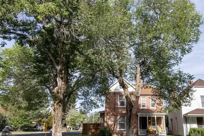 Image de Parkside -Charming, Salida victorienne historique de 5 chambres avec des commodités modernes!