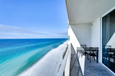Image de Oceanfront Panama City Condo w / Resort Amenities!