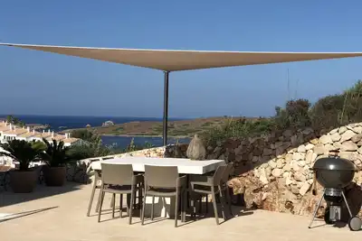 Image de Emplacement unique avec vue panoramique sur le port d'Addaia depuis chaque chambre.