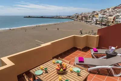 Penthouse avec vue sur l'océan Front de mer Vue imprenable sur la mer. Wifi A / C