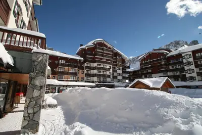 Image de Tignes 2100 - Vue pistes  - Appart \" ski au pied \"  -  ménage inclus - classé **