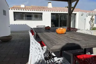 Image de Maison en bord de mer à Noirmoutier : 3 chambres, jardin clos, internet, parking, plage à 250m