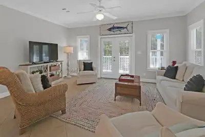 Image de Animaux acceptés, 3 chambres plus mezzanine. Golf gratuit à Santa Rosa!