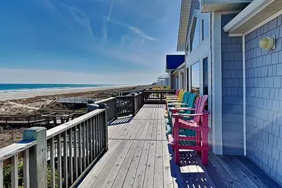 Image de Tout orné: 4 Br / 4 Ba bord de mer à Topsail Beach, pour 8 personnes