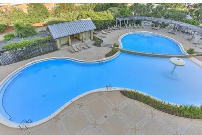 Image de Great Views, Beau décor, Zéro Entrée Piscine, Golf gratuit!