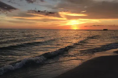Image de Venez faire un bonhomme de neige hors de sable dans la Floride chaude et ensoleillée!