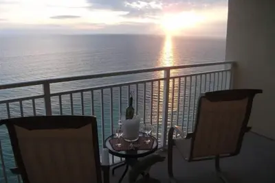 Image de Belles chaises 1br / 2ba / Bunks Oceanfront Condo-Beach inclus!
