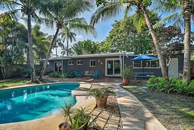 Image de Oakland Park Home rénové avec cour, patio et piscine!