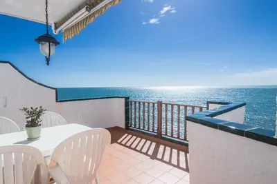 Image de Sur la mer, avec de belles vues de Sitges, terrasse, piscine et wifi
