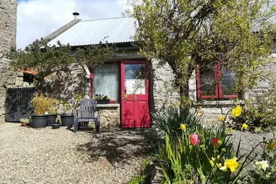 Image de Une escapade de week-end paisible ou un chalet de long séjour confortable pour écrire ce livre!