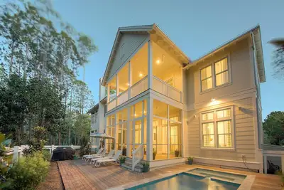 Image de Spécial fin d'été! Belle maison de district avec piscine, voiture Gem, 6 vélos
