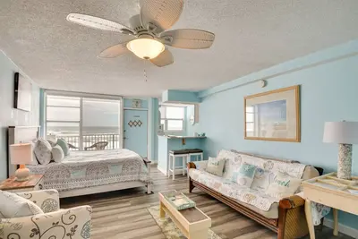 Image de Studio Daytona Beach Oceanfront avec piscine mis à jour!