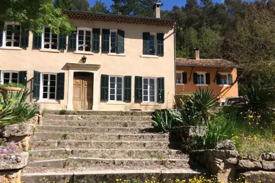Image de Magnifique propriété familiale avec piscine et accès privatif à une rivière