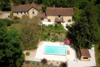 Image de Magnifique 4 chambres, 4 salles de bain Maison Périgourdine, piscine chauffée, 5 hectares, Sarlat 6 km
