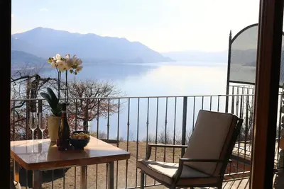 Finca Cascina Borchina: domaine \"Violetta\", détente, tranquillité, vue sur le lac de rêve, bio