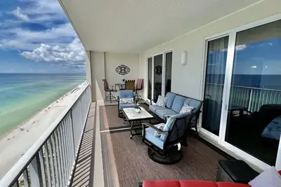 Image de Ocean Reef Beach-Front, luxe, condo avec balcon impressionnant, très bien noté!