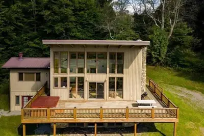 Image de Perfect Mountain Getaway w \/ vue sur le lac et l'accès! Animaux acceptés.