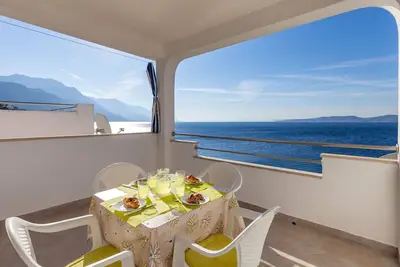 Image de Appartement d'une chambre prés de la plage Pisak, Omis (A-1001-a)