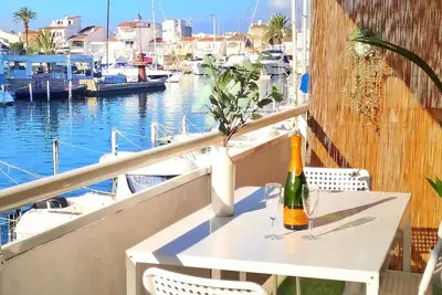 Image de T2 standing vue canal 150m de la plage, grande terrasse: comme en croisière