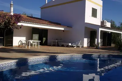 Image de Grande Villa elegante avec piscine privee pour 2-12 personnes