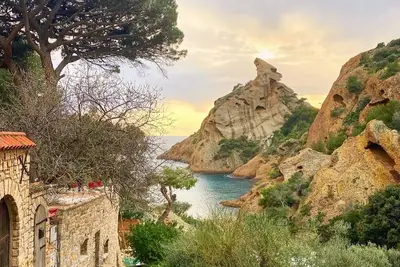 Image de Studio 32 m2 Place Sadi Carnot Vieux port la Ciotat