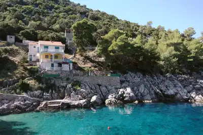 Image de Appartement de trois chambres prés de la plage Baie Pobij, Hvar (A-5633-a)