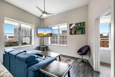 Image de Superbe condo 2bd / 2bath près du quartier français et de la rue Bourbon