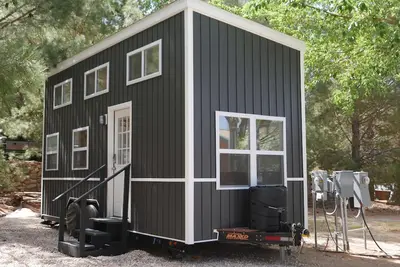 Image de Hygge Tiny Home. (\"Hue-gah\")
