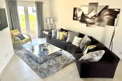 Image de Maison de ville spacieuse de luxe au coeur de Vale Do Lobo minutes Ă pied de la plage