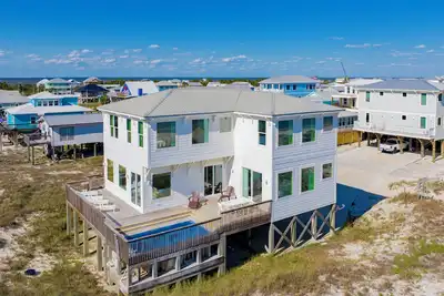 Image de Pas de chaussures Beach House ~ Golfe ~ Piscine ~ 6 chambres