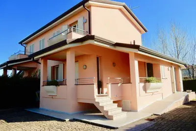 Image de Jolie villa pour 7 personnes proche des plages, à 20 min de Lucques et de Pise.