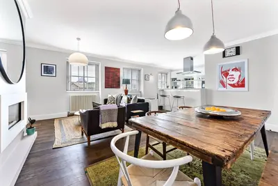 Image de Luxueux appartement géorgien haut de gamme dans un emplacement central recherché