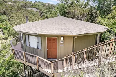 Image de Bungalow tranquille au bord de l'eau, vues sereines, piscine et bain à remous, à côté du port de plaisance (# 10)
