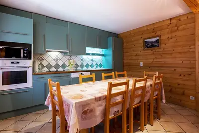 Image de Appartement 3 chambres au centre de La Clusaz, à 100m des pistes, proche cours de ski. Wifi inclus