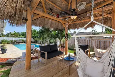 Image de Parfait Beach House! Grande 3/2 w / piscine chauffée, Lanai couvert & 2m de la plage
