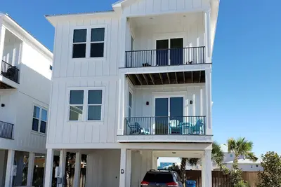 Image de Nouvelle Maison - Vue sur la plage, à quelques pas de la plage. 10 personnes Wifi