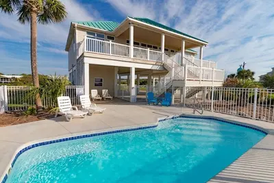 Image de Sol Mate, 4br / 4. 5ba vue imprenable sur le golfe, à travers la rue de la plage