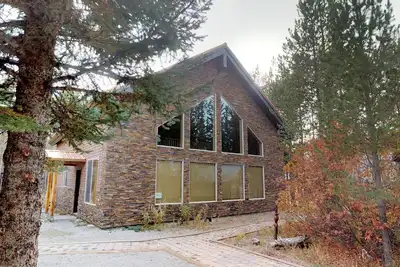 Image de Grand Ressort Nord⭐️25 Minutes Vers La Grille De TÉLÉVISION Par Satellite De Yellowstone Ouest 4br + Loft 3ba