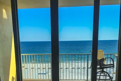 Image de Luxe 3bd / 3Bath, sur la plage, des vues incroyables! Disponible pour la fête du Travail! !