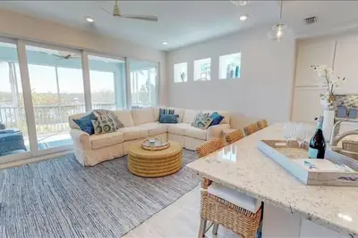 Image de *** Vente *** Acheter 4 Nuits, Obtenir Une Gratuite. Condo De Luxe 3\/3 Sur Le Son Anna Maria. Valable Du 12\/15\/19. Ne Manquez Pas Cette Offre SPÉCIALE De 5 Nuits Dans Un Port Particulier. Exclut toute fenêtre de vacances. Offre valable pour les