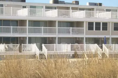 Image de Ocean Colony 11, maison de ville front de mer direct à la 47e rue