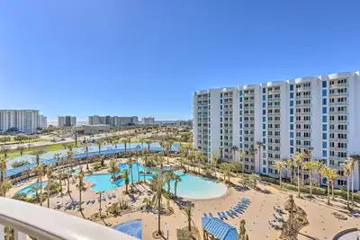 Image de Chic Destin Resort Condo w / Balcon - à pied de la plage