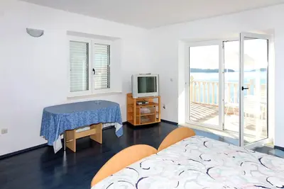 Image de Garçonnière avec la terrasse et la vue sur le mer Soline, Dubrovnik (As-4762-b)