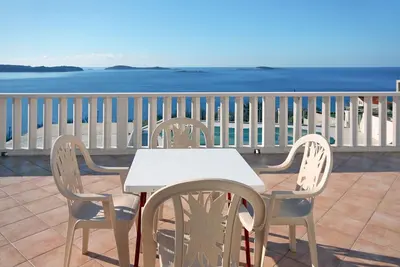 Image de Garçonnière avec la terrasse et la vue sur le mer Soline, Dubrovnik (As-4762-a)