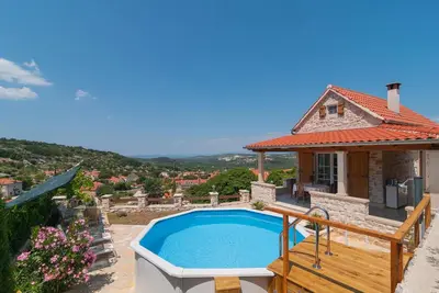 Image de Belle maison avec 1 chambre à Nerezisca