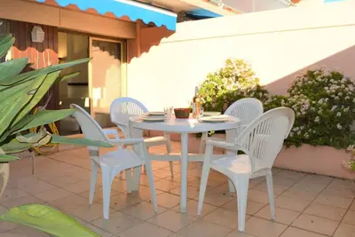Image de Studio au Lavandou avec Terrasse Sud, Climatisation et Garage