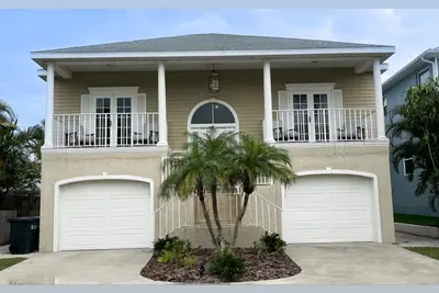 Image de Deux pâtés de maisons de Siesta Key Village, quatre pâtés de maisons de la plage! !