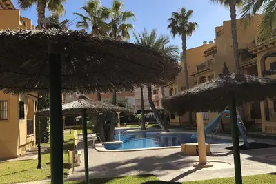 Image de Location appartement de vacances moderne WiFi gratuit, T. V. Et garage! !