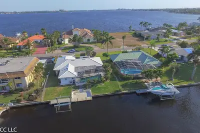 Des vacances de rêve en Floride commencent ici à la Villa Casa Bianca à Cape Coral!