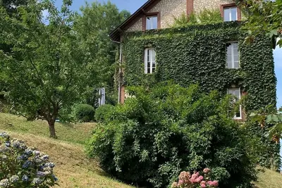 Image de Grande maison de famille surplombant la mer
